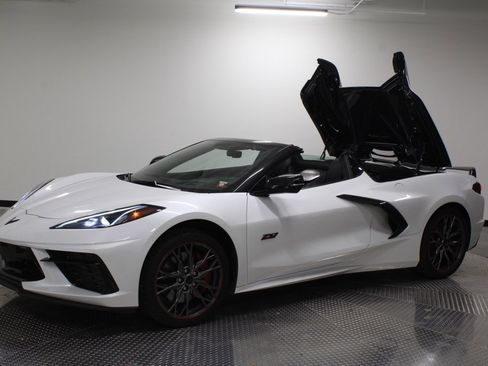Used 2023 Chevrolet Corvette Stingray w/ Z51 Performance Package image 30