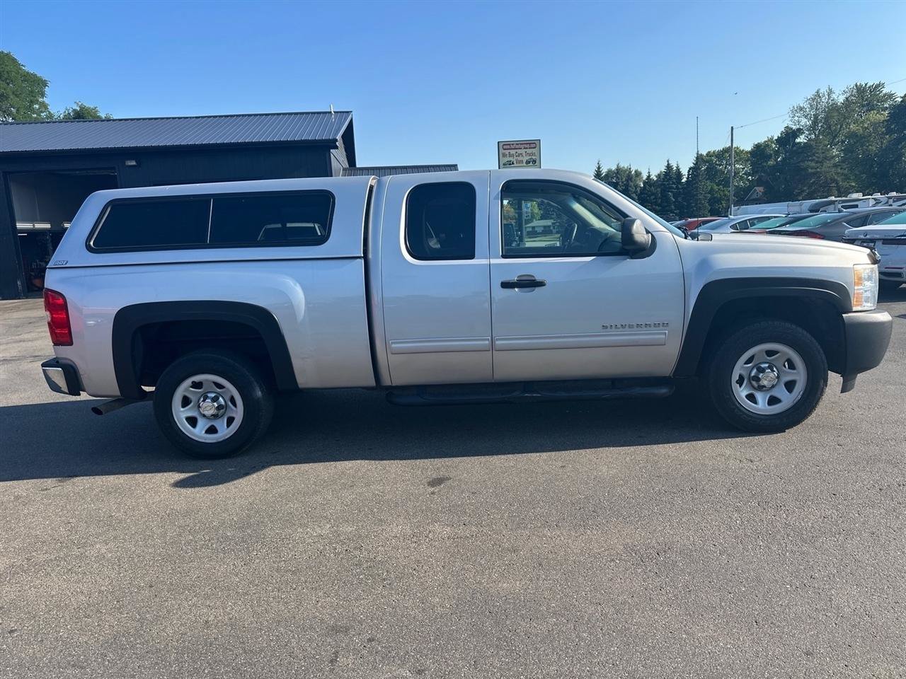 Used 2010 Chevrolet Silverado 1500 W/T RWD image 4