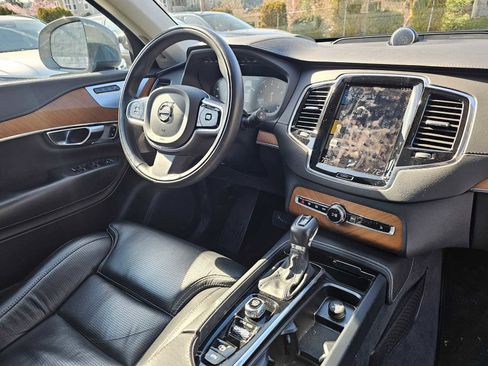 Used 2020 Volvo XC90 T6 Inscription w/ Protection Package Premier image 11