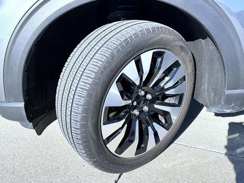 Used 2025 Ford Explorer Platinum w/ LUX Leather Package image 30