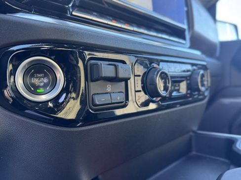 Used 2022 Chevrolet Silverado 1500 High Country w/ High Country Premium Package image 22