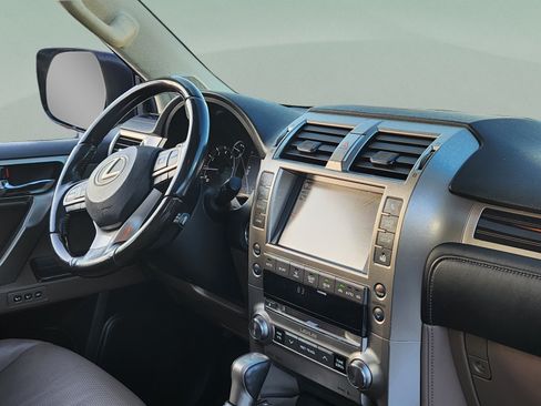 Used 2021 Lexus GX 460 Premium w/ Premium Package AWD/4WD image 24
