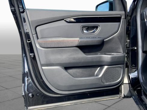 Used 2025 Honda Pilot Sport image 25