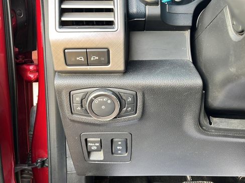 Used 2018 Ford F150 Limited image 12