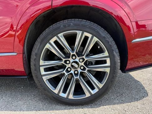Certified 2026 Cadillac Vistiq Platinum w/ LPO, Floor Liner Package AWD/4WD image 15
