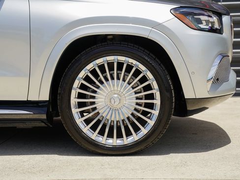 Used 2021 Mercedes-Benz Maybach GLS 600 4MATIC image 18