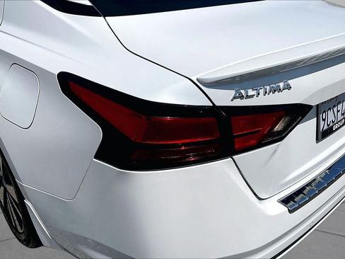 Used 2022 Nissan Altima 2.5 SL FWD image 28