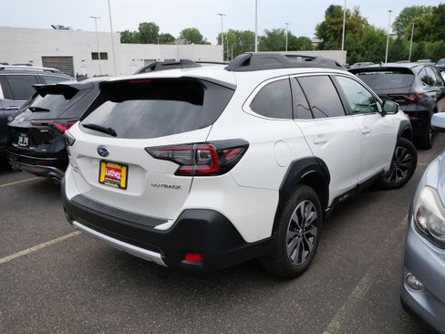 Used 2025 Subaru Outback Limited AWD/4WD image 6