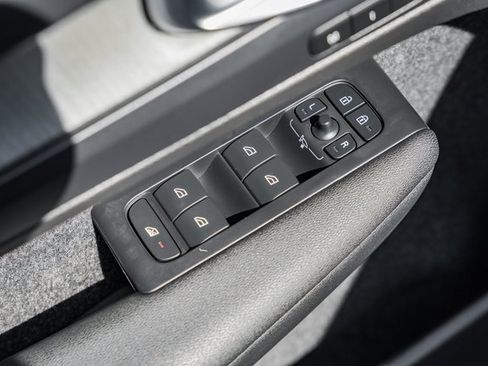 Certified 2023 Volvo XC40 B5 Plus w/ Driver Assist Package image 35