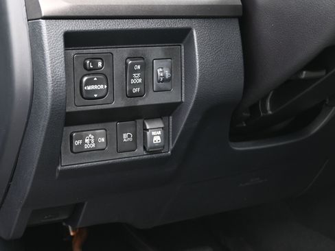 Used 2021 Toyota Tundra SR5 w/ SR5 Upgrade Package AWD/4WD image 23