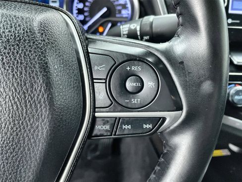 Used 2022 Toyota Camry XLE w/ Carpet Mat Package (TMS) image 17