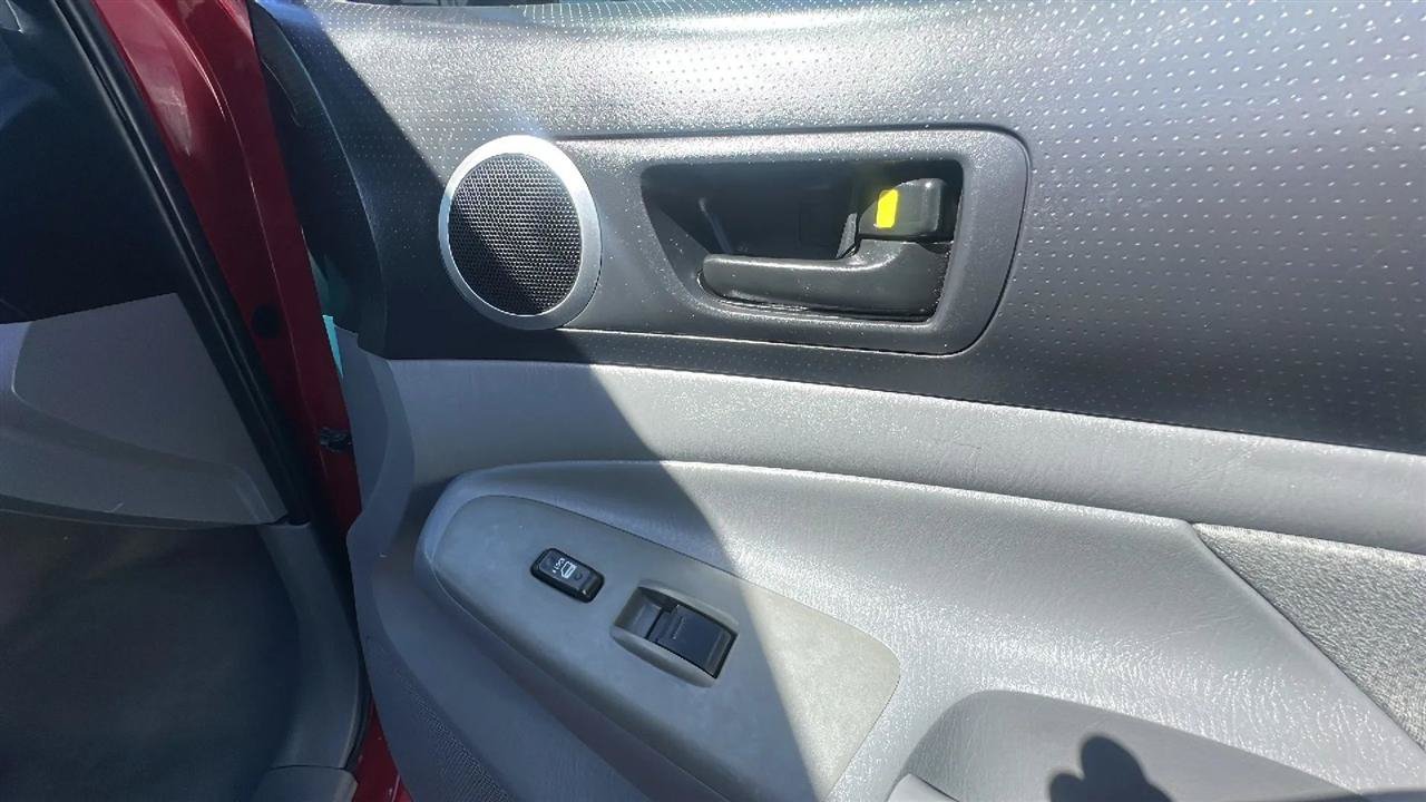 Used 2010 Toyota Tacoma PreRunner RWD image 33