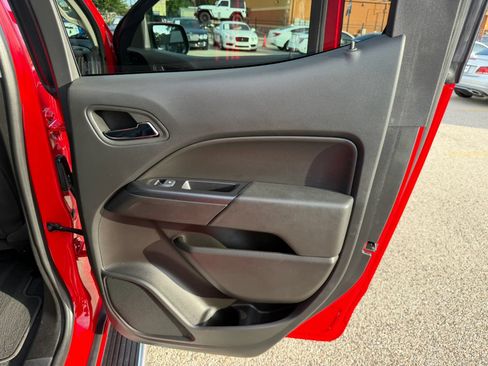 Used 2020 Chevrolet Colorado LT w/ LT Convenience Package AWD/4WD image 29