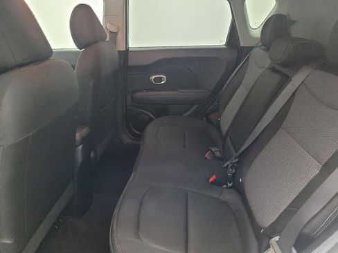 Used 2019 Kia Soul + image 18