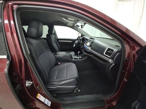 Used 2014 Toyota Highlander Plus AWD/4WD image 7