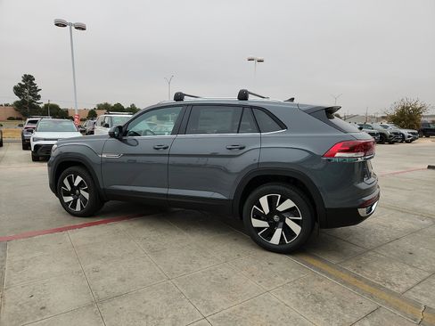 New 2026 Volkswagen Atlas Cross Sport SE image 4