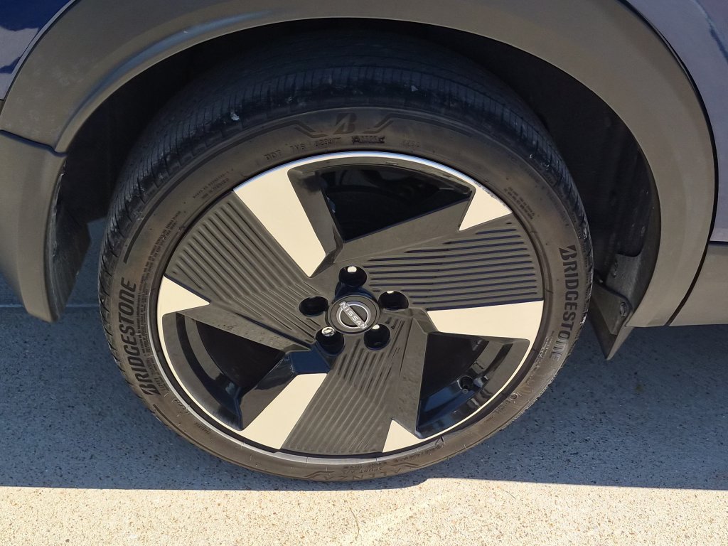 Certified 2025 Nissan Kicks SR w/ SR Premium Package FWD image 6