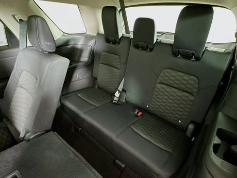 Used 2023 Nissan Pathfinder S image 28