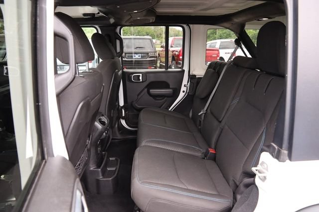 Used 2024 Jeep Wrangler Unlimited Rubicon 4xe AWD/4WD image 9