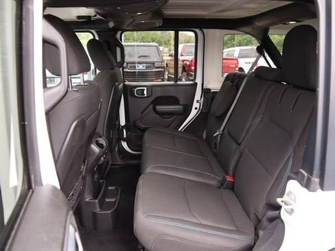 Used 2024 Jeep Wrangler Unlimited Rubicon 4xe AWD/4WD image 9