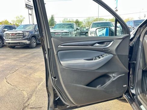 Used 2022 Buick Enclave Premium image 32