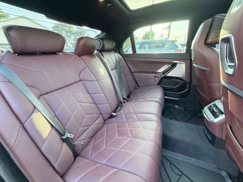 Used 2023 BMW 760i xDrive w/ Luxury Rear Seating Package AWD/4WD image 31