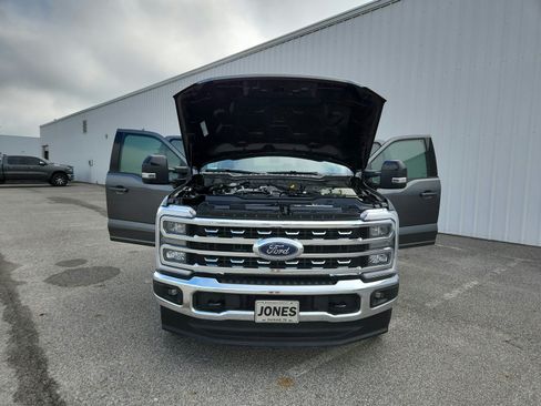 Used 2025 Ford F250 Lariat AWD/4WD image 31