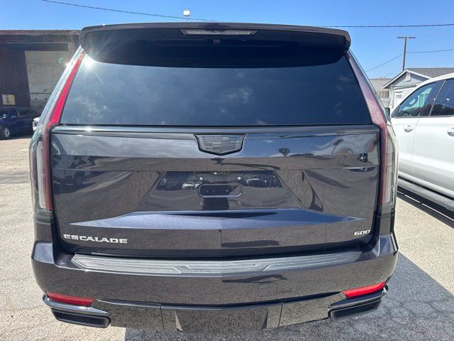 Used 2022 Cadillac Escalade Premium Luxury w/ LPO, Radiant Package AWD/4WD image 6