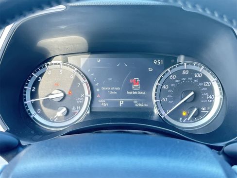 Used 2022 Toyota Highlander XLE image 22