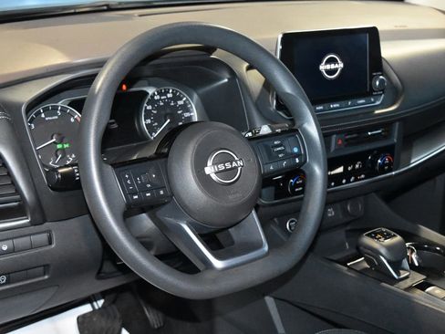 Certified 2023 Nissan Rogue SV image 2