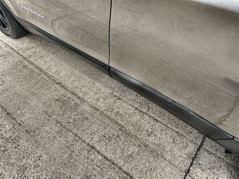 Used 2019 Jeep Cherokee Latitude w/ Popular Appearance Group image 13