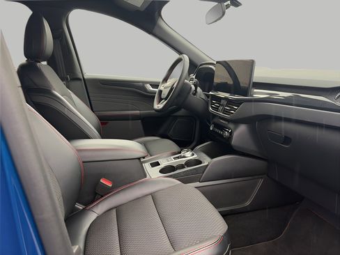 Certified 2023 Ford Escape ST-Line w/ Tech Pack #1 image 5