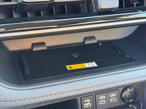 Used 2024 Toyota Highlander XLE image 37