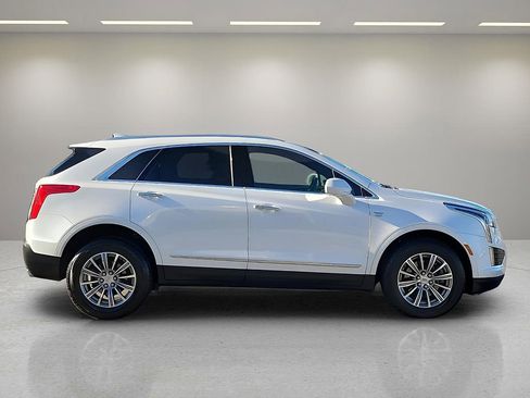 Used 2018 Cadillac XT5 Luxury image 6