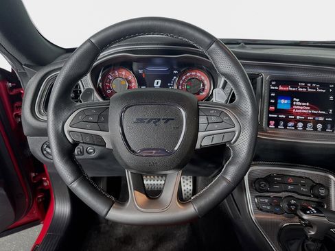 Used 2015 Dodge Challenger SRT Hellcat image 12