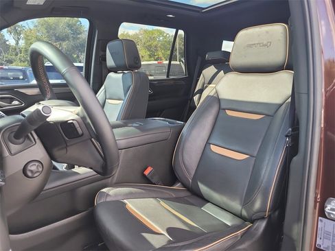 Used 2023 GMC Yukon AT4 w/ Technology Package image 19