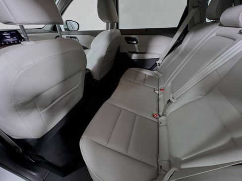 Used 2022 Nissan Rogue SV w/ SV Premium Package image 29