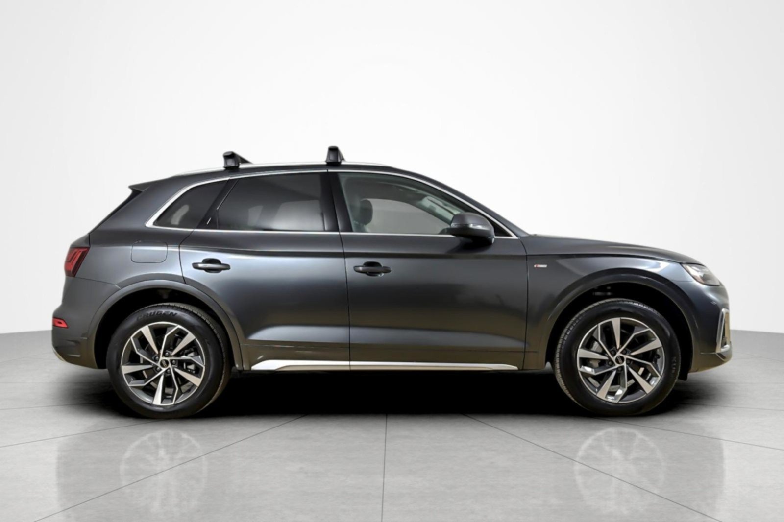 Used 2023 Audi Q5 2.0T Premium Plus w/ Premium Plus Package AWD/4WD image 6