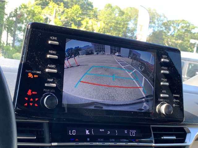 Certified 2024 Toyota Sienna XLE FWD image 22