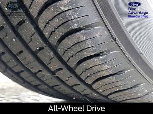 Used 2023 Ford Edge SEL image 11