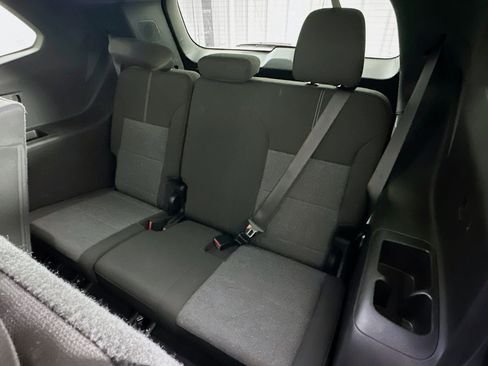 Used 2025 GMC Acadia Elevation image 29