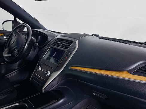 Used 2018 Lincoln MKC Select w/ Select Plus Package image 29