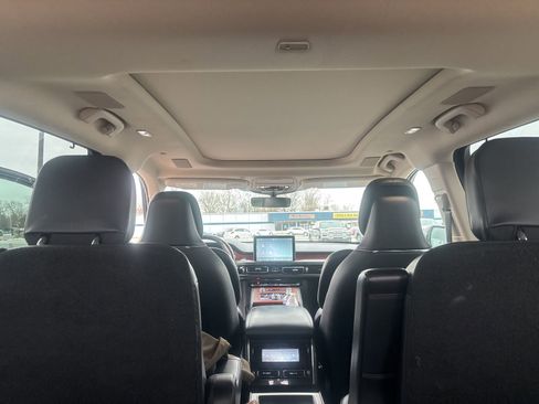 Used 2022 Lincoln Aviator Reserve w/ Equipment Group 201A image 10