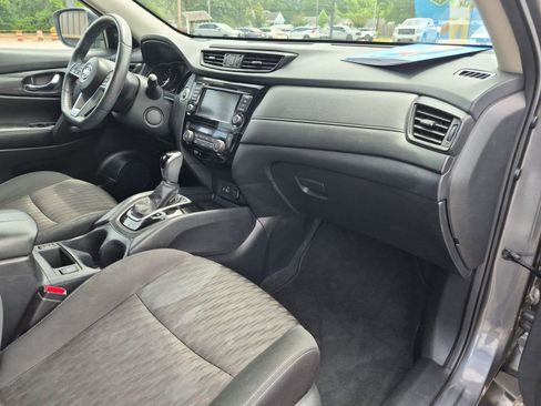 Used 2020 Nissan Rogue SV FWD image 29