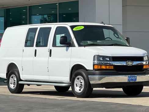 Used 2025 Chevrolet Express 2500 w/ Driver Convenience Package RWD image 2