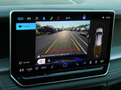 New 2025 Volkswagen Tiguan SE image 7