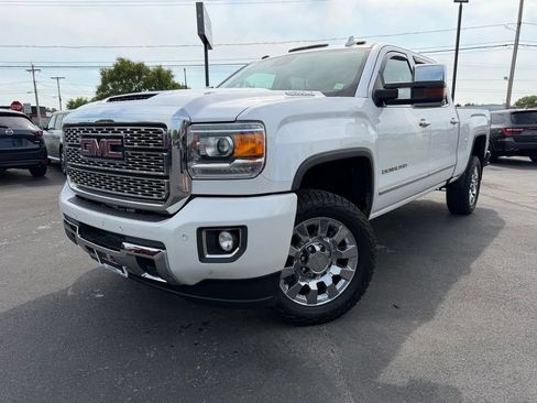 Used 2019 GMC Sierra 2500 Denali AWD/4WD image 1