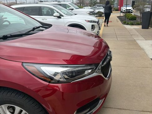 Used 2019 Buick Enclave Essence image 17