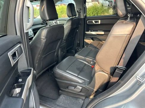 Used 2023 Ford Explorer XLT w/ Equipment Group 202A AWD/4WD image 12