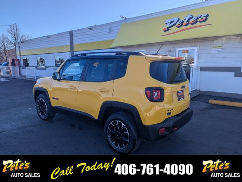 Used 2023 Jeep Renegade Trailhawk image 2